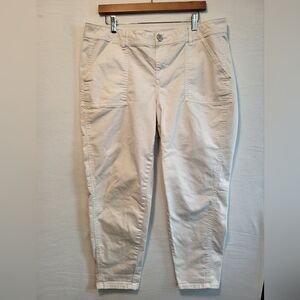 Lane Bryant Genius Fit White Cropped Pants Size 16